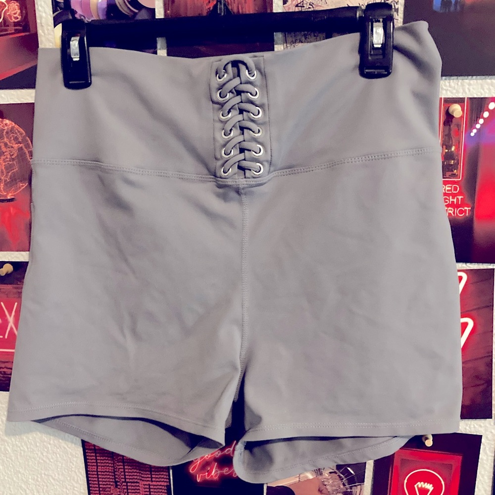 Like New High Waisted Lace-up Detail Butt Lifting Yoga Shorties Shorts 3” inseam